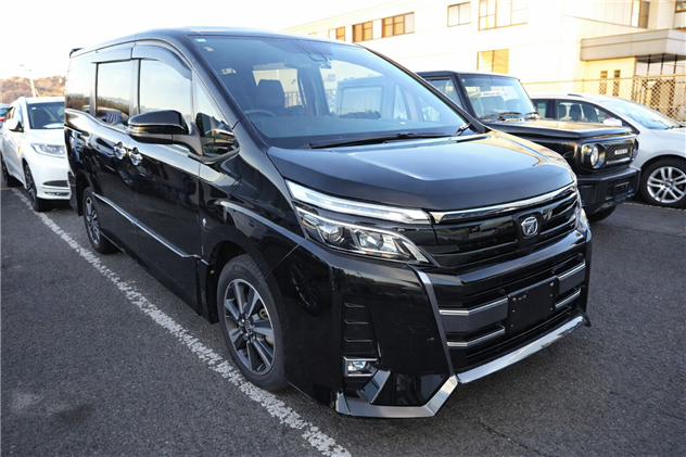 TOYOTA NOAH