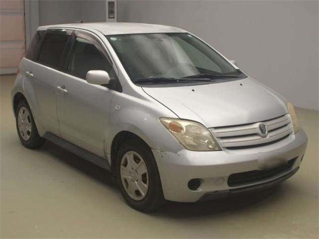 TOYOTA IST