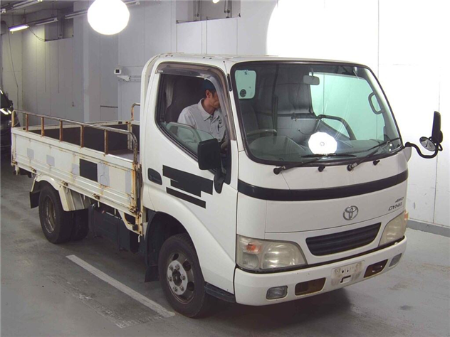 TOYOTA DYNA