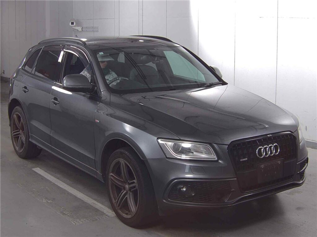 AUDI Q5.